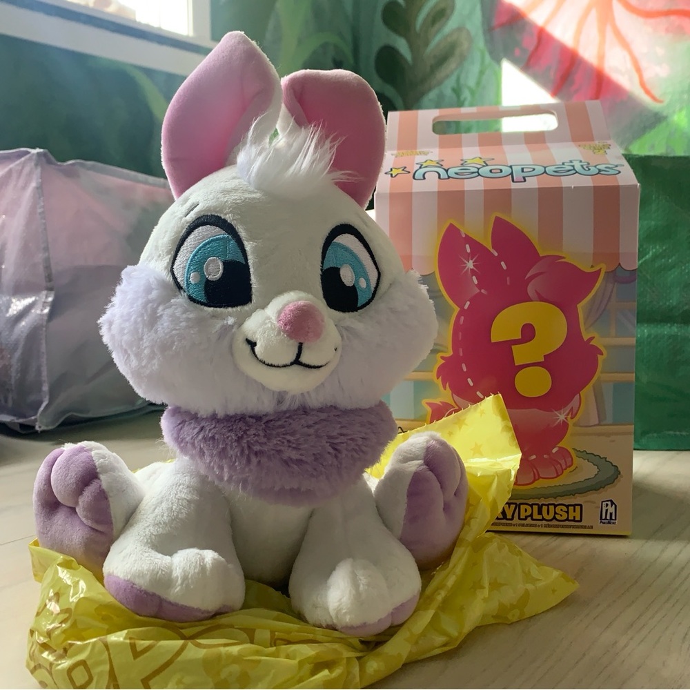 Cybunny & Lupe NWT blind box bundle